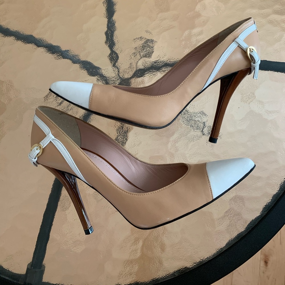 Rare Stunning Cap-Toe Stuart Weitzman Heels